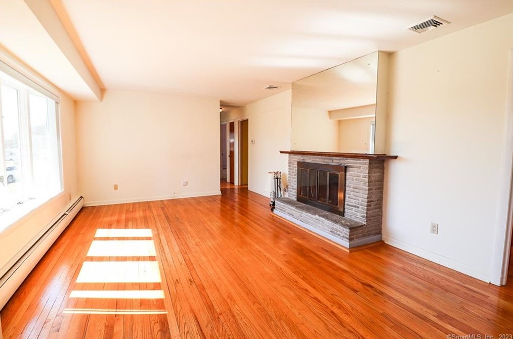 200 Bates Dr, Cheshire, CT 06410