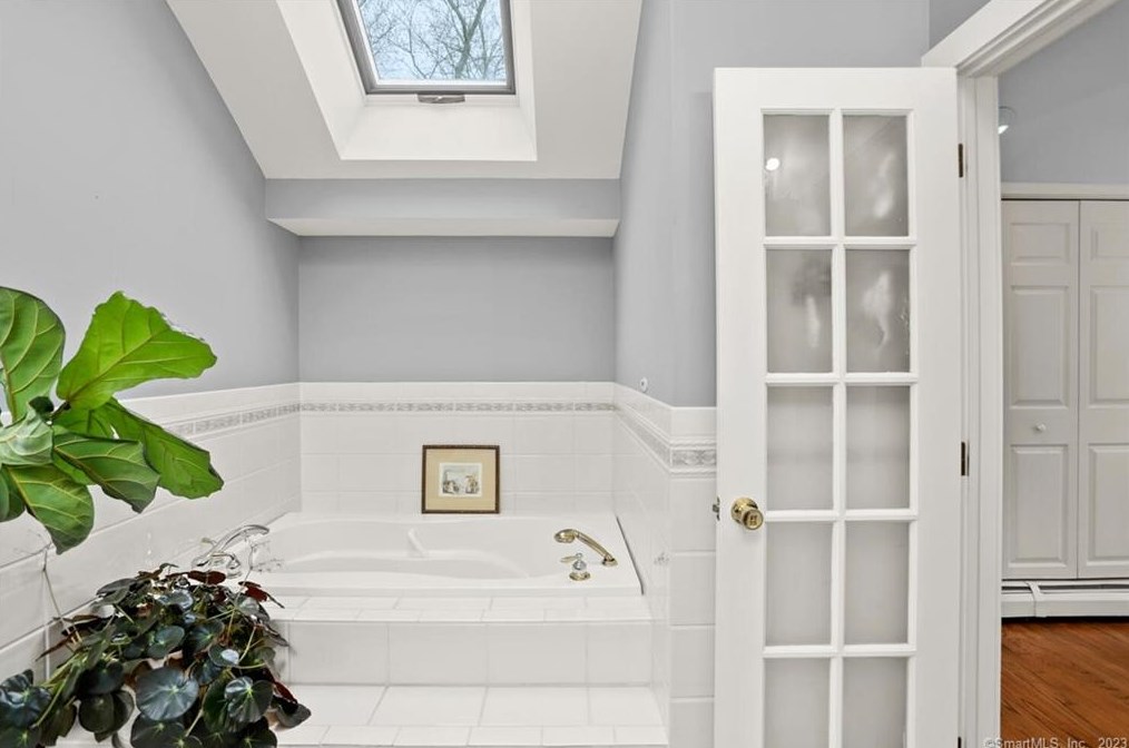 16 Bartram Dr, West Redding CT  06896-1508 exterior