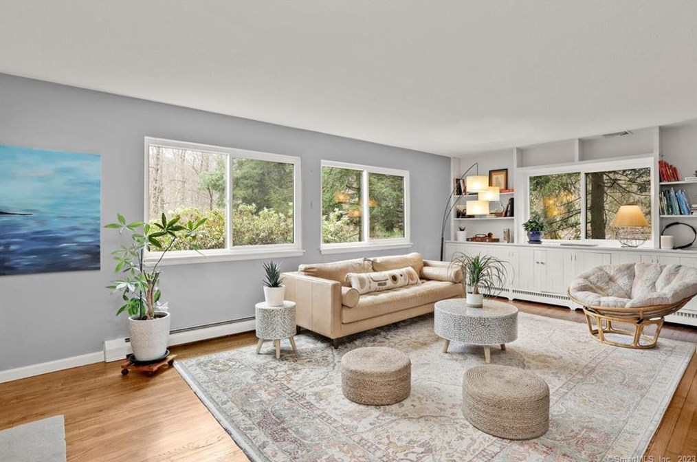 16 Bartram Dr, West Redding CT  06896-1508 exterior