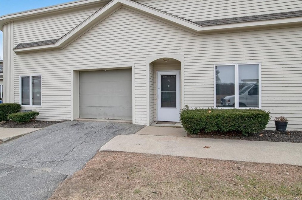 49 Canterbury #g, Plainfield, CT 06374