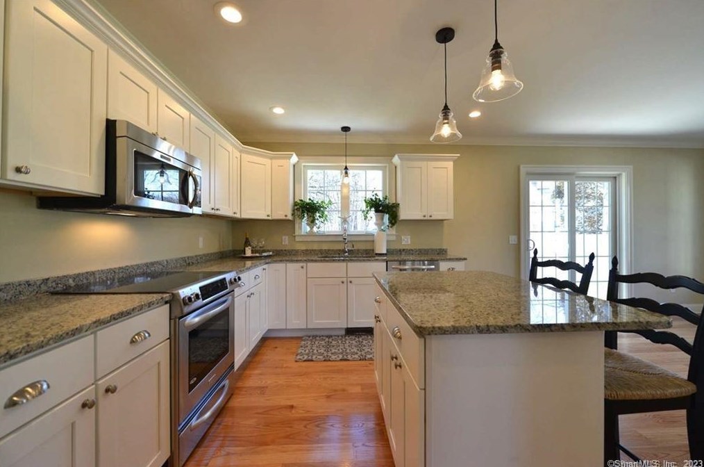 931 Old Clinton Rd, Westbrook CT  06498-1765 exterior