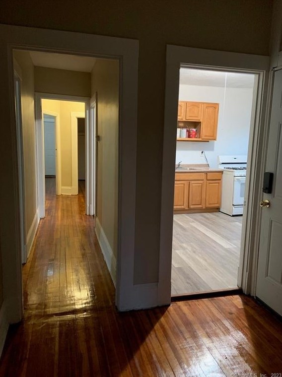 304 Edgewood St #3, Hartford, CT 06112