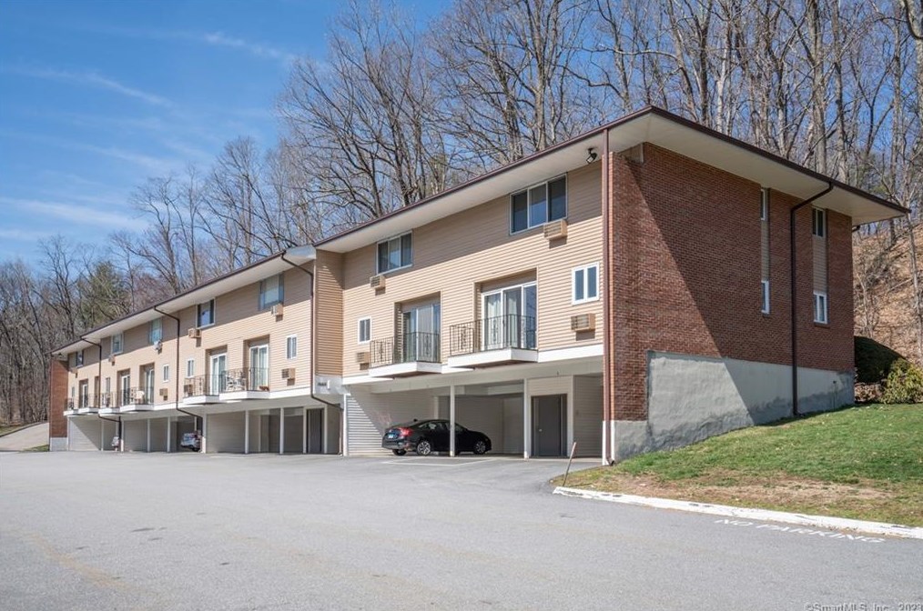 1660 Farmington Ave #2, Unionville, CT 06085