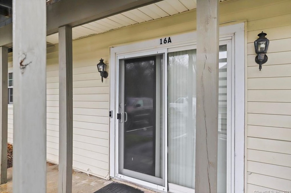 16 Scuppo Rd, Danbury CT  06811-5253 exterior