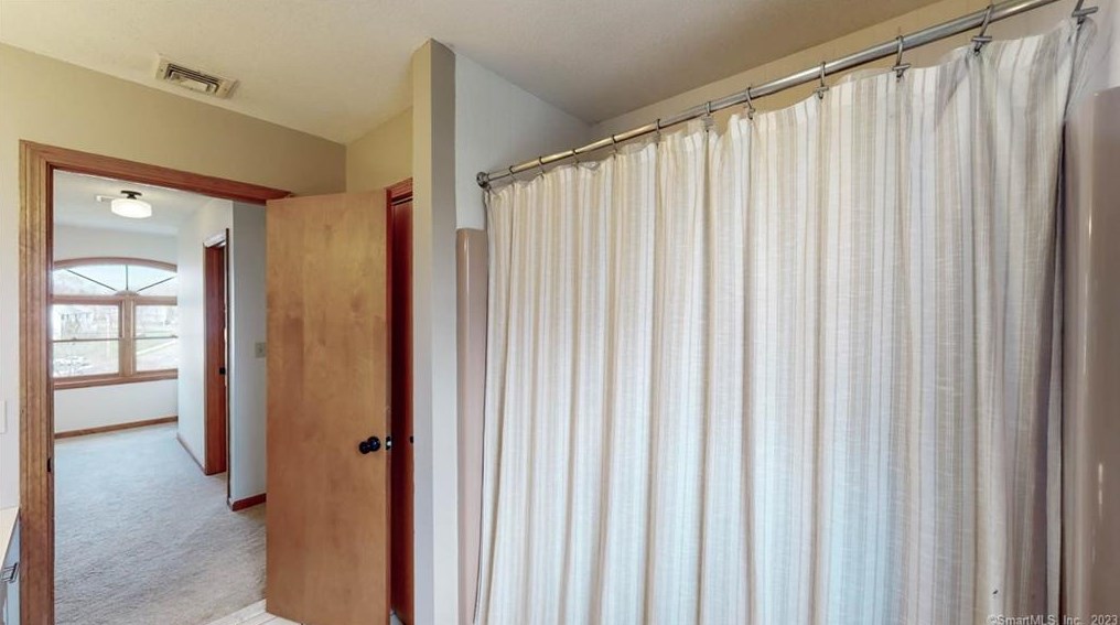 11 Eddon Dr, New Haven CT  06512-1057 exterior