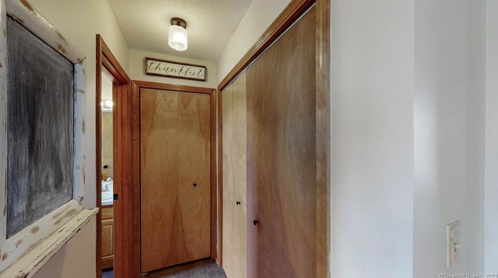 11 Eddon Dr, New Haven CT  06512-1057 exterior