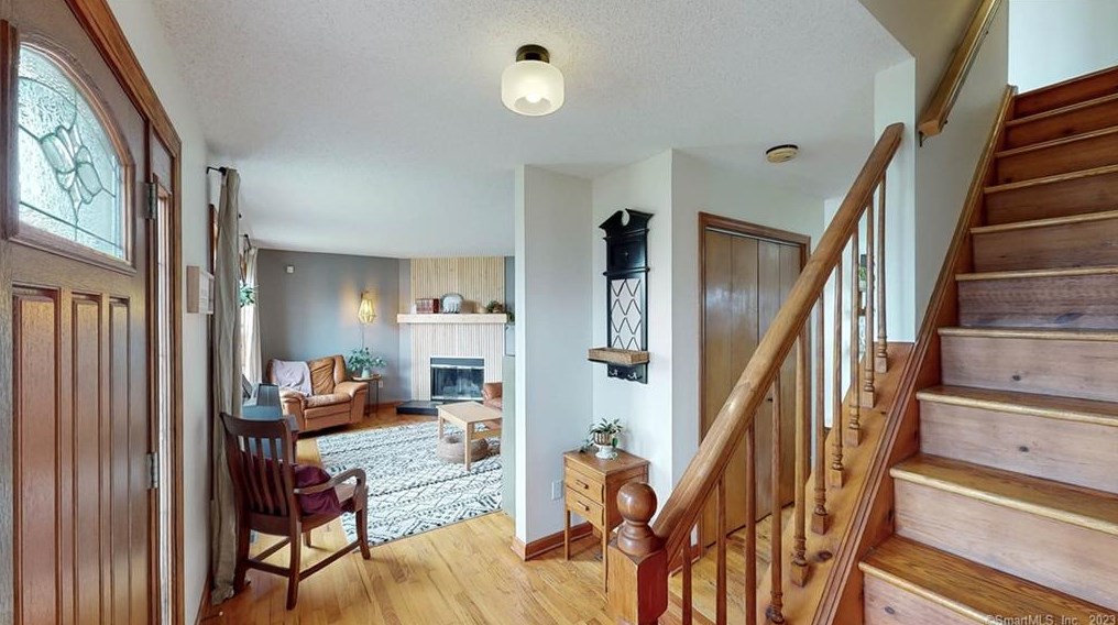 11 Eddon Dr, New Haven CT  06512-1057 exterior