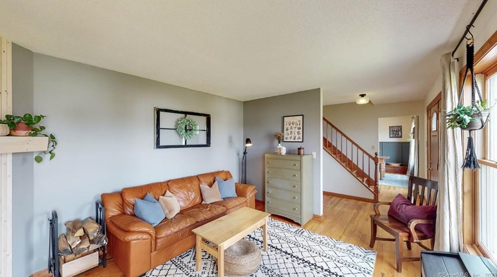 11 Eddon Dr, New Haven CT  06512-1057 exterior