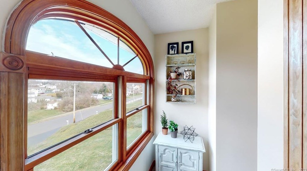 11 Eddon Dr, New Haven CT  06512-1057 exterior