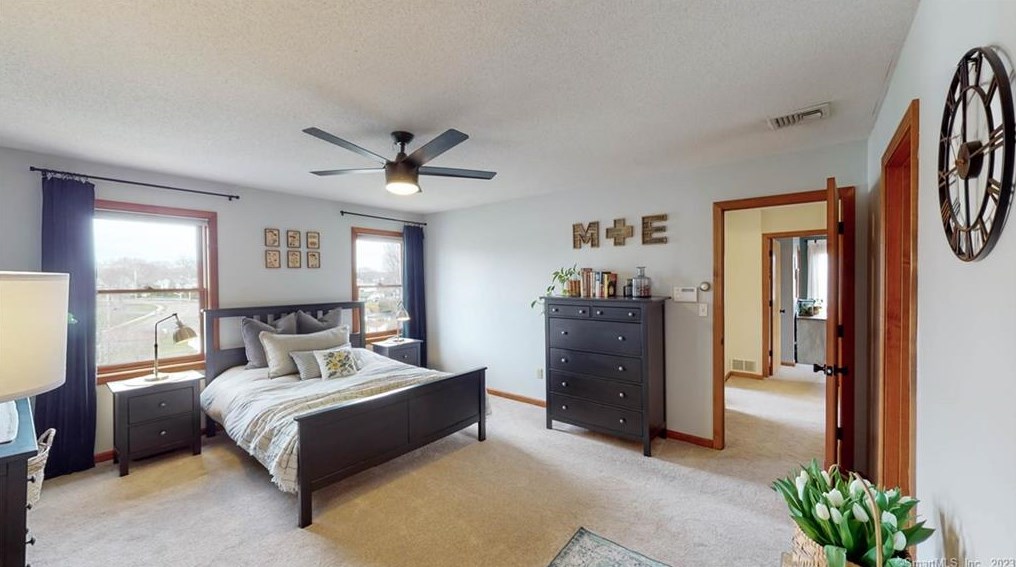 11 Eddon Dr, New Haven CT  06512-1057 exterior