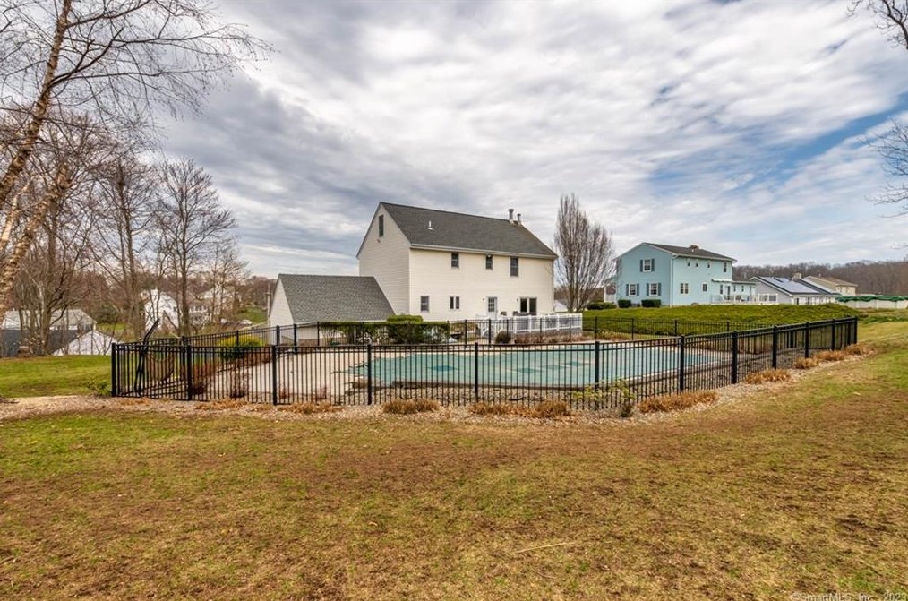 11 Eddon Dr, New Haven CT  06512-1057 exterior