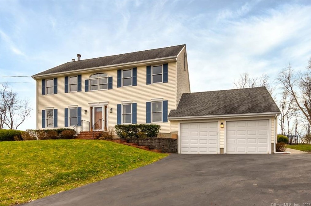 11 Eddon Dr, New Haven CT  06512-1057 exterior