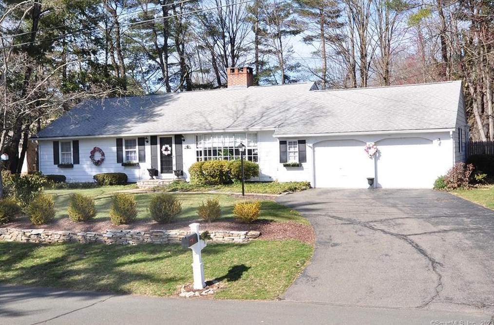 6 Richard Rd, Simsbury, CT 06070
