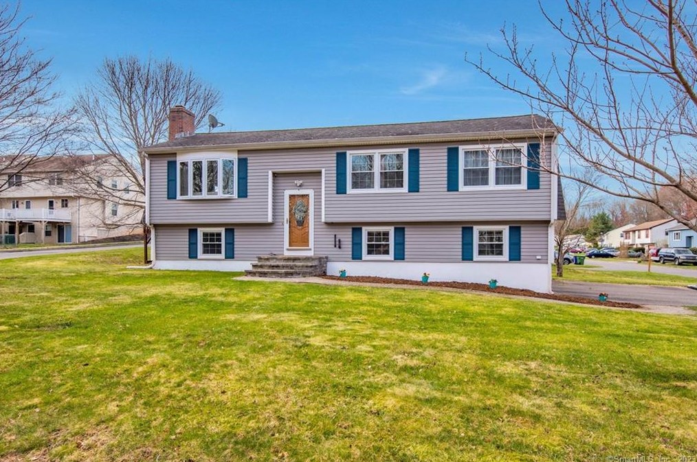 243 Julia, Middletown, CT 06457