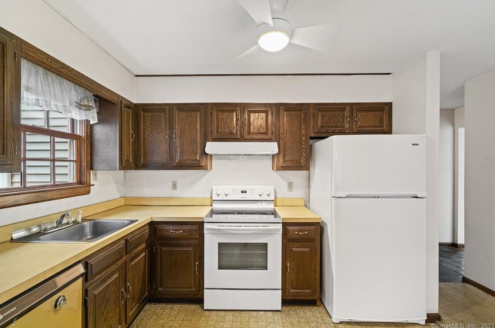 23 Lyman Dr, Middletown, CT 06457