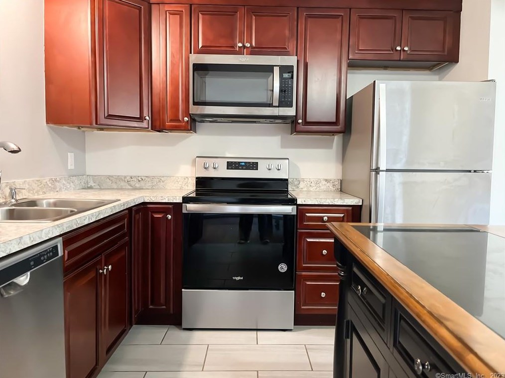 159 Radnor Ln, Watertown CT  06779-2019 exterior