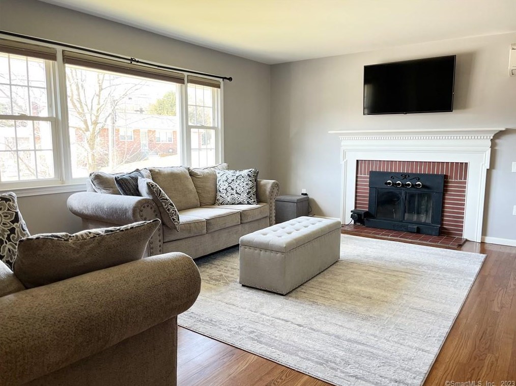 159 Radnor Ln, Watertown CT  06779-2019 exterior