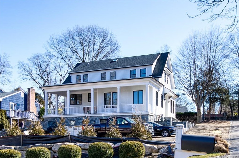 36 Cognewaugh Rd, Cos Cob, CT 06807