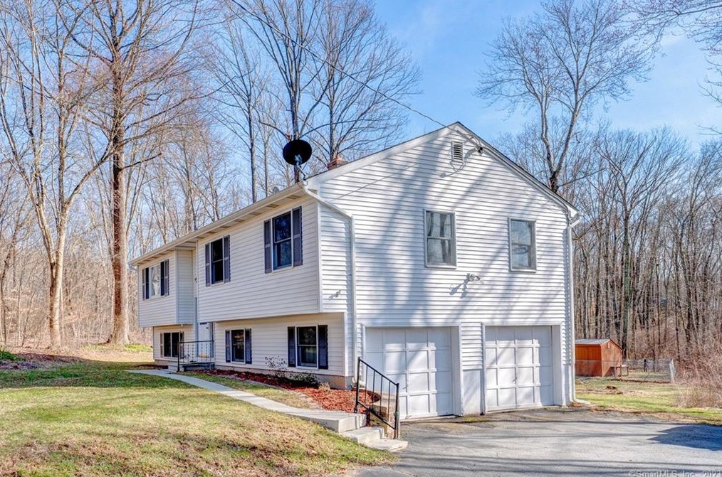 797 Middletown, Colchester, CT 06415
