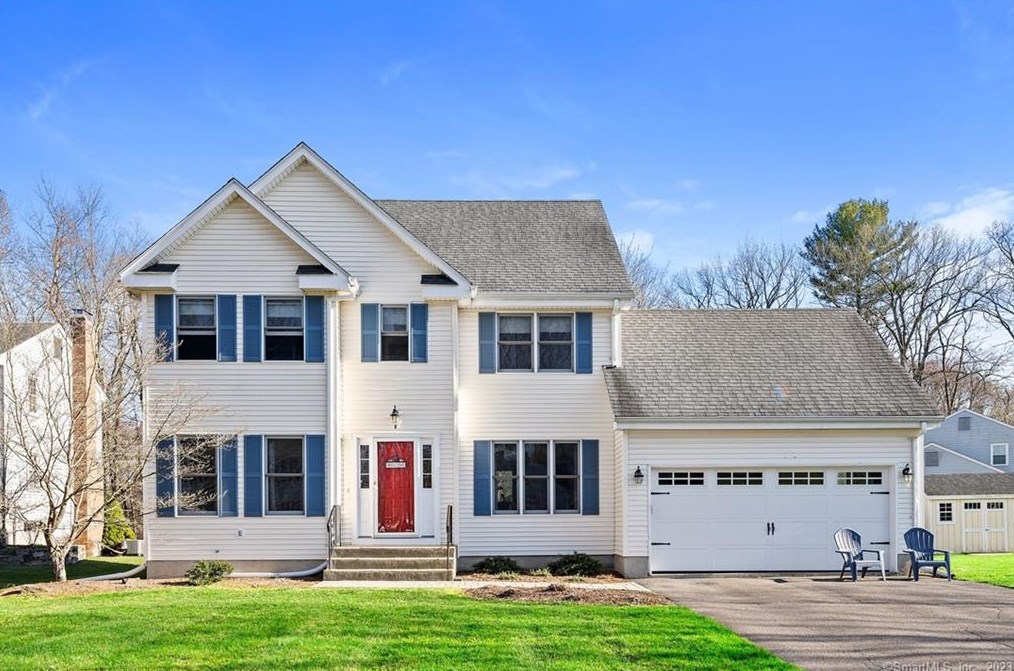 8 Brookhaven Ln, Wapping, CT 06074