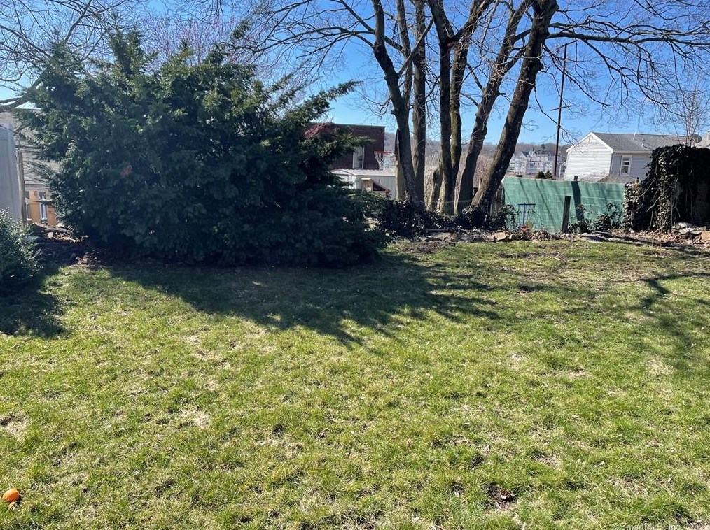 2 3rd St, Derby CT  06418-1911 exterior