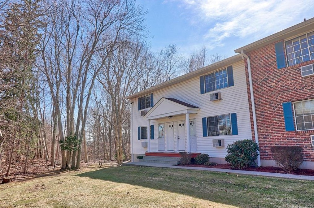 21 Lisa Ct #12, Waterbury, CT 06704