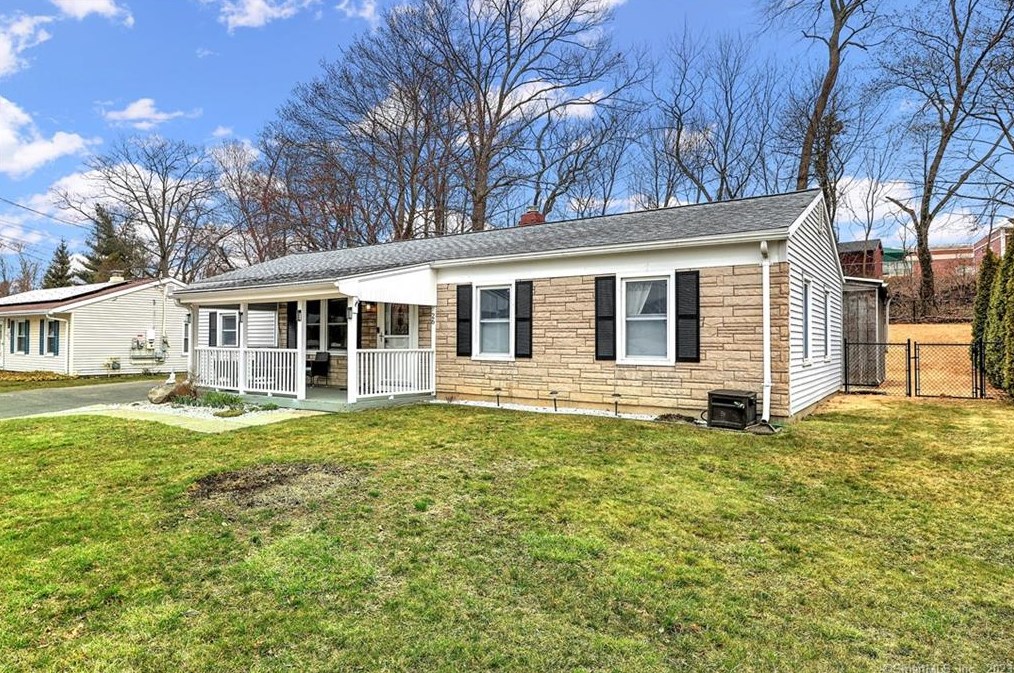 26 Fairview, Ansonia, CT 06401