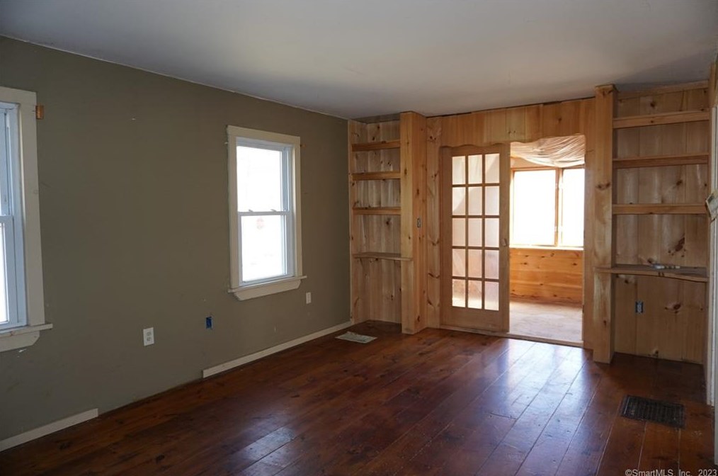 3 Maple Ave, Amston, CT 06231