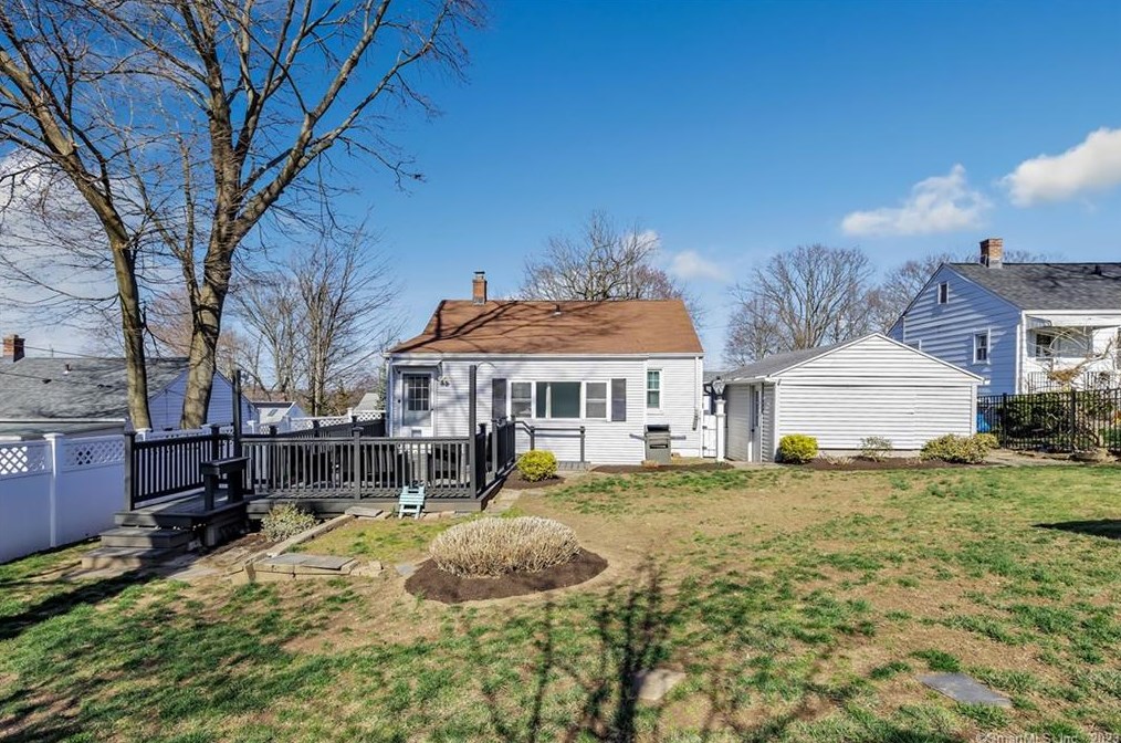 34 Strathmore Rd, New-Haven, CT 06516 exterior