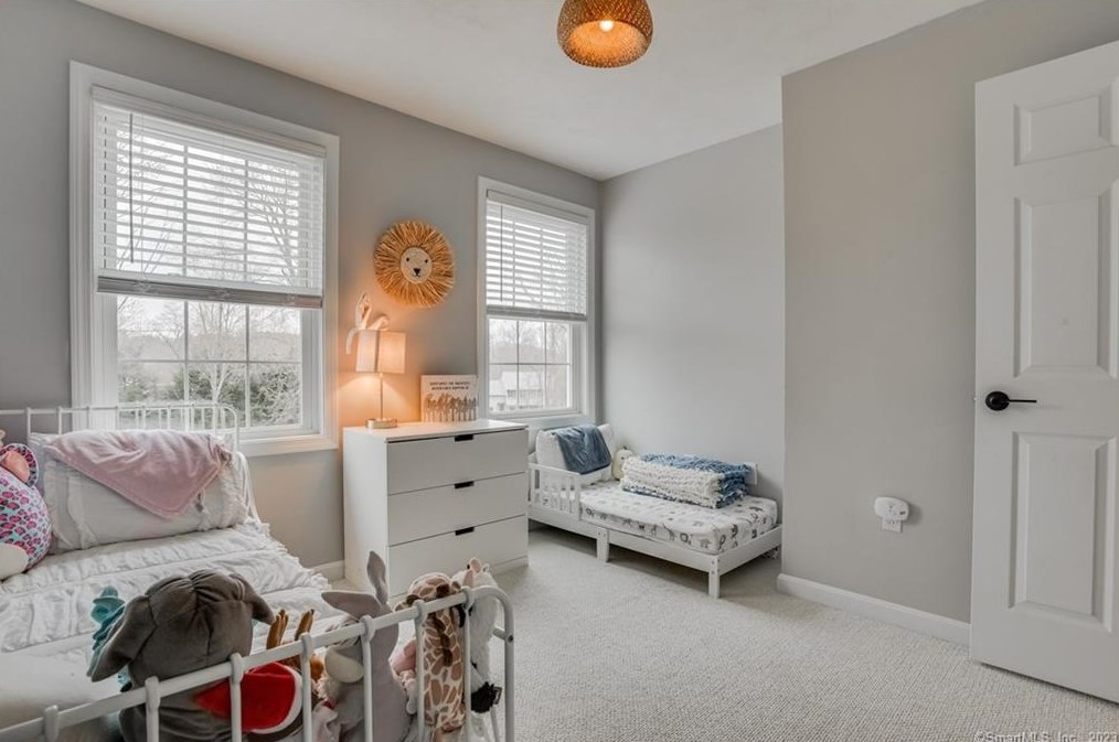 25 Church St, Brooklyn CT  06234-1507 exterior