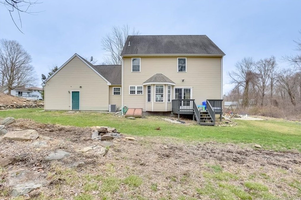 25 Church St, Brooklyn CT  06234-1507 exterior