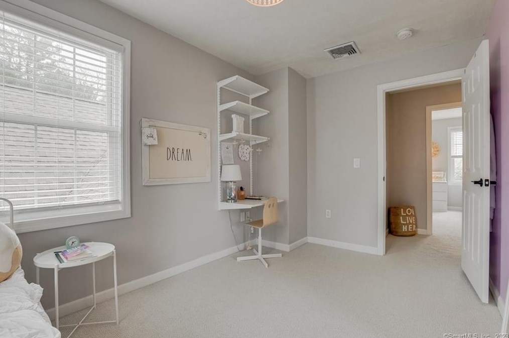 25 Church St, Brooklyn CT  06234-1507 exterior