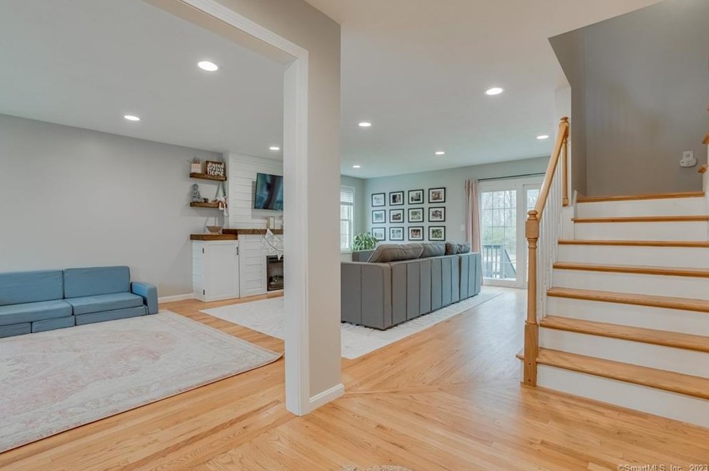 25 Church St, Brooklyn CT  06234-1507 exterior