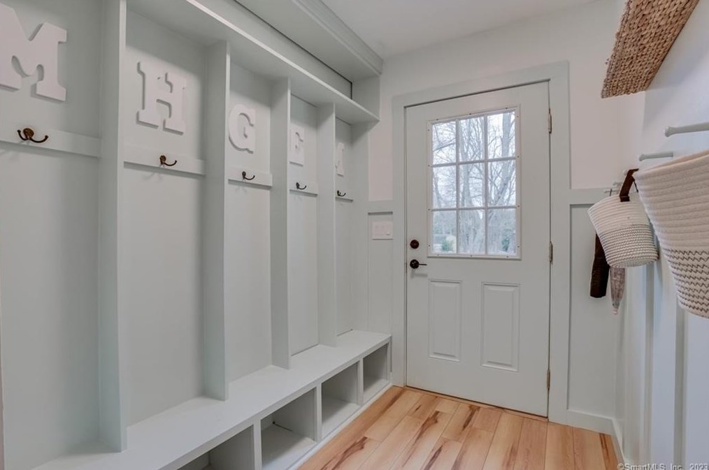 25 Church St, Brooklyn CT  06234-1507 exterior