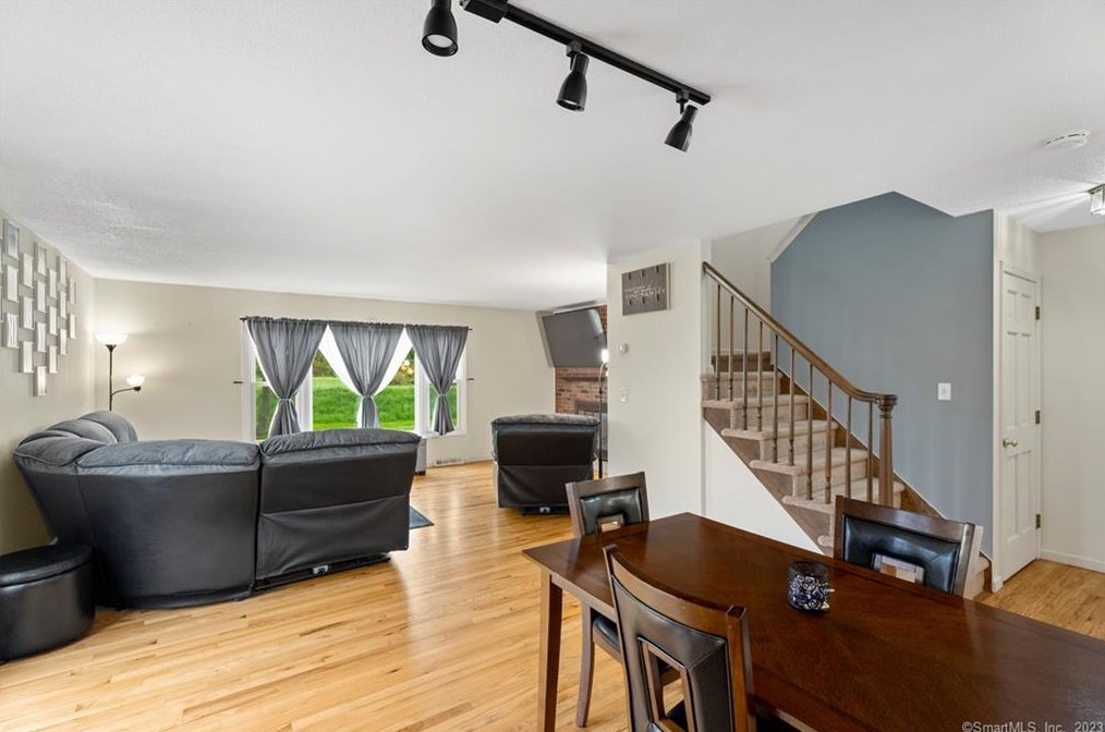 123 Colonial Hill Dr #123, Wallingford, CT 06492