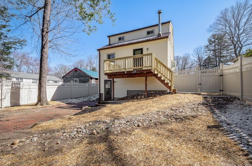 29 Namonee, East Hampton, CT 06424