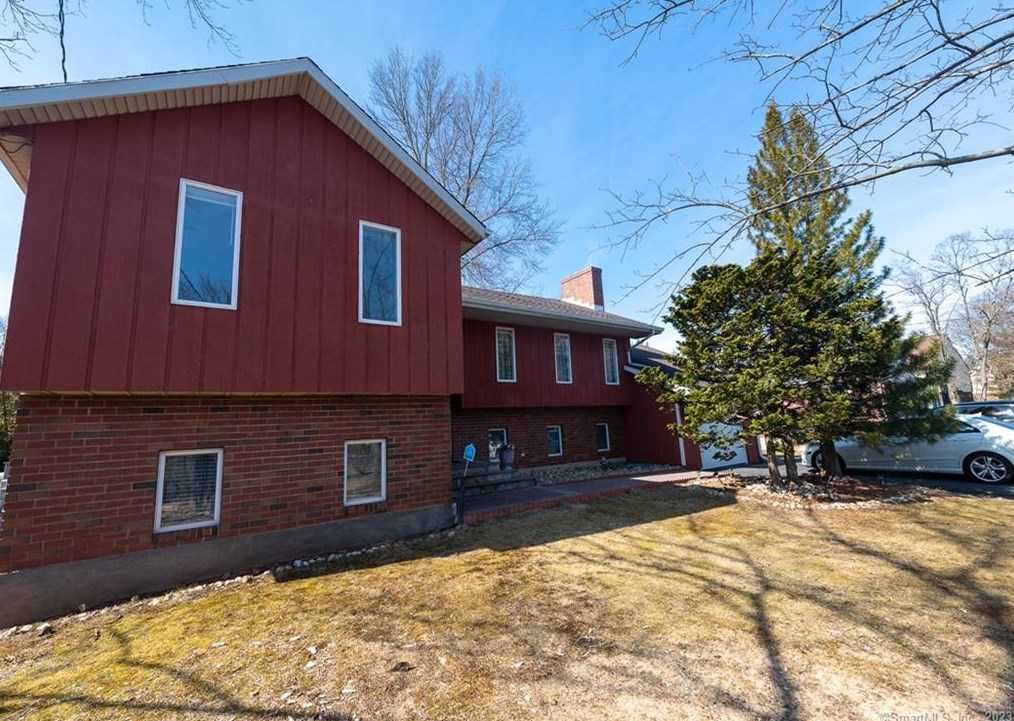 1543 Willard Ave, Hartford, CT 06111-4568