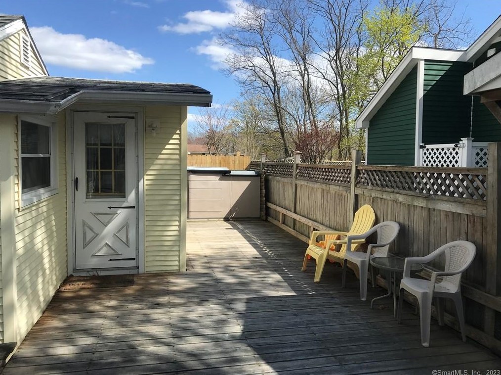 7 3rd St, Madison CT  06443-3402 exterior