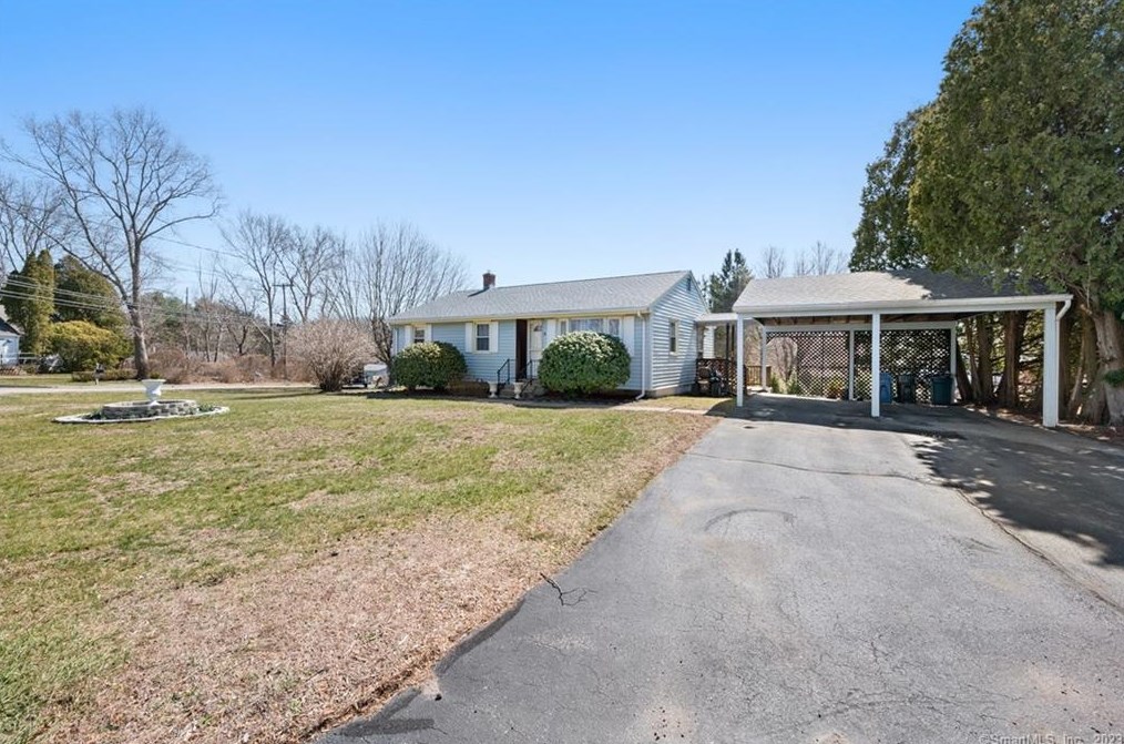 2 Dalewood Dr, Norwich, CT 06360