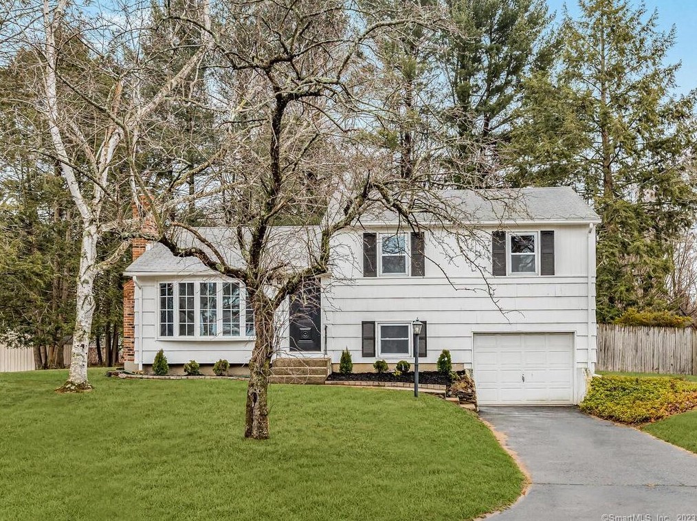 354 Hilton Dr, Wapping, CT 06074