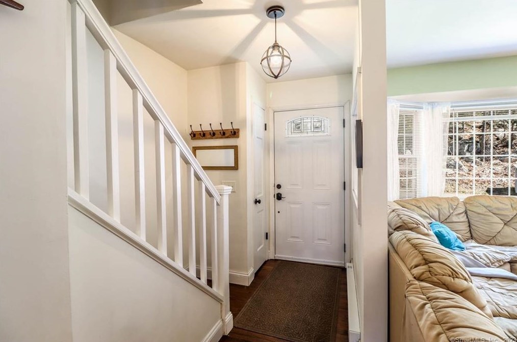 13 Silvermine Manor #13, Brookfield Center, CT 06804