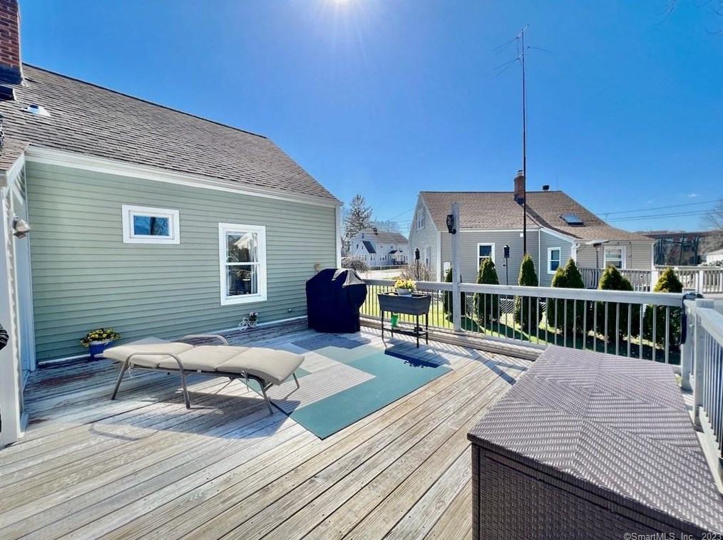 358 Birdseye St, Stratford, CT 06615-6901