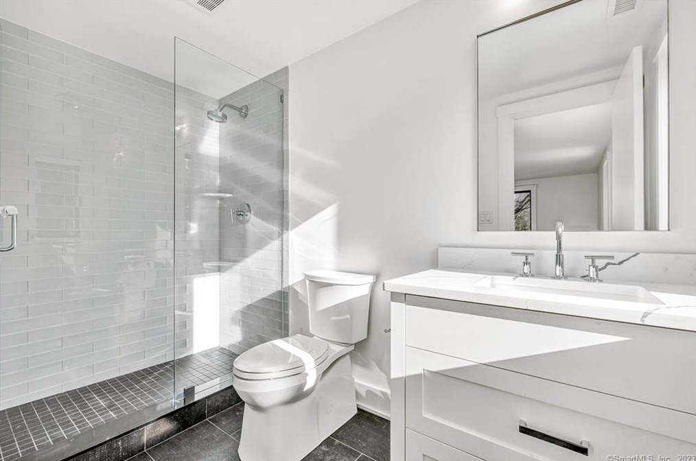 125 Compo Rd S Ln, Westport CT  06880 exterior