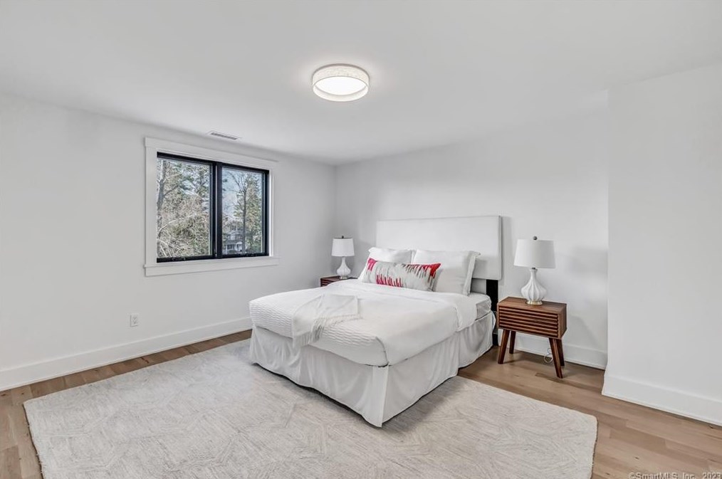 125 Compo Rd S Ln, Westport CT  06880 exterior