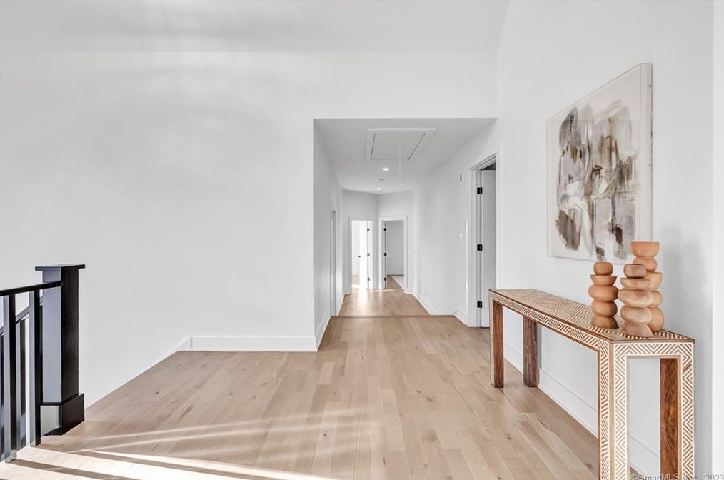 125 Compo Rd S Ln, Westport CT  06880 exterior