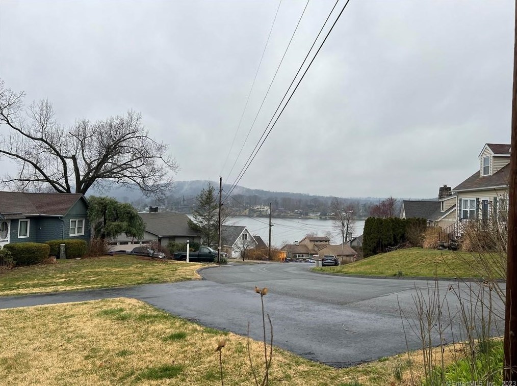 57 Berkshire Dr, Brookfield Center, CT 06804
