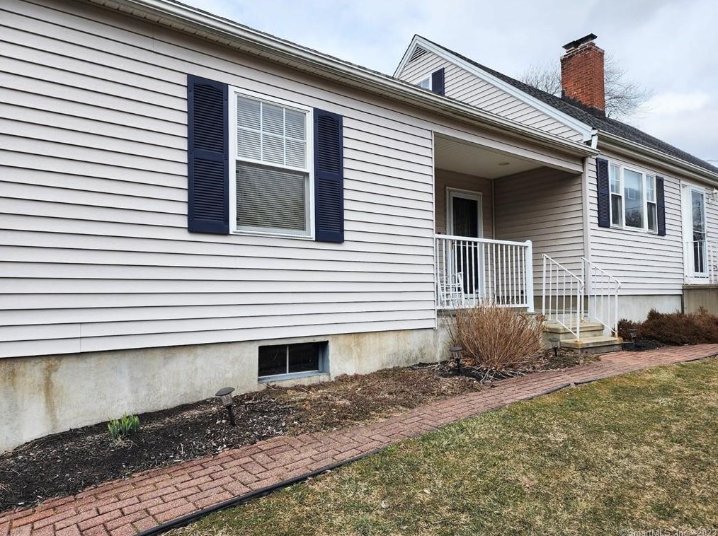 43 Poplar St, Bridgeport, CT 06605