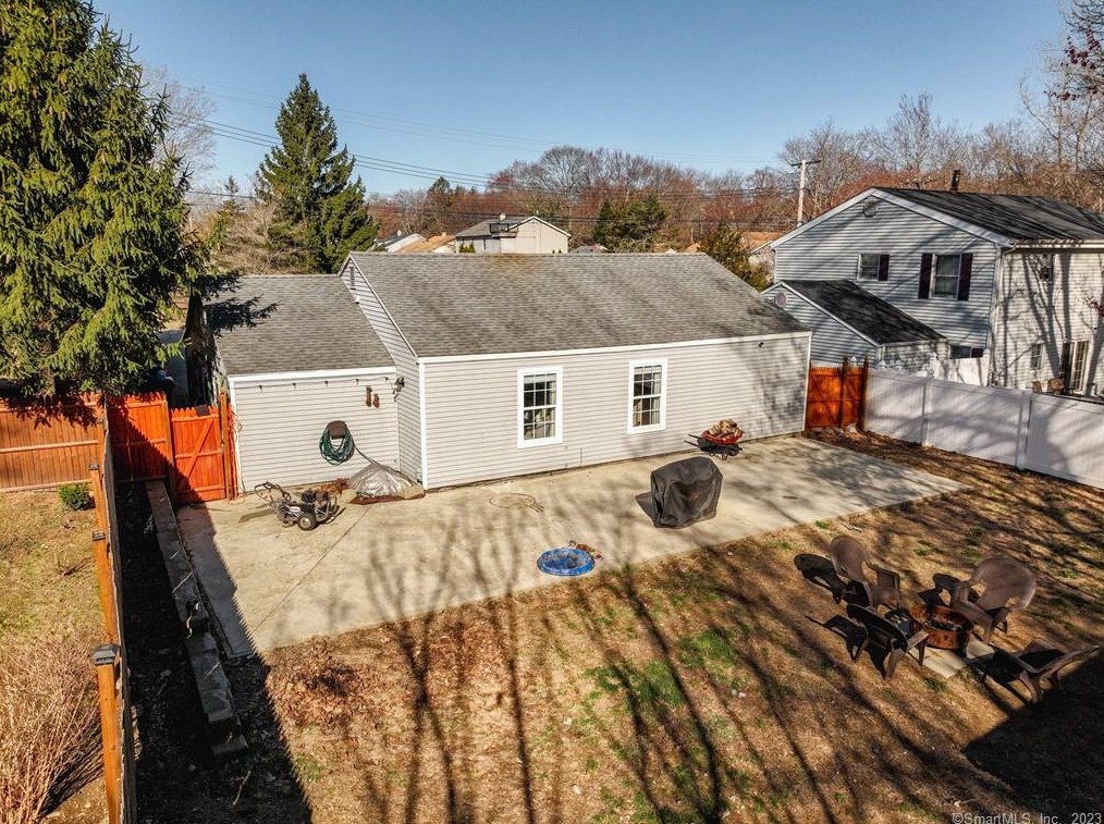 28 Birch St, Groton, CT 06340