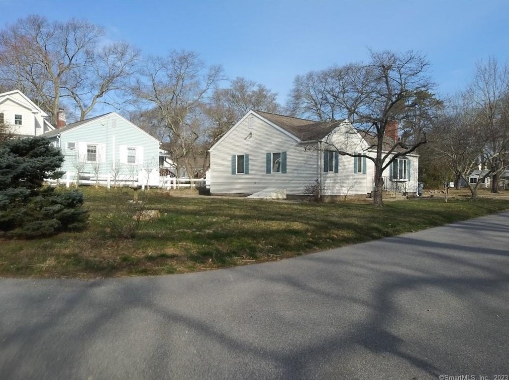 10 Cedar, Niantic, CT 06357