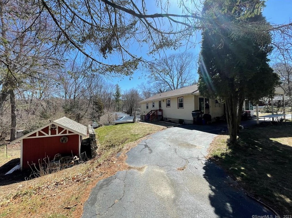 4 Hillside, Gales Ferry, CT 06335